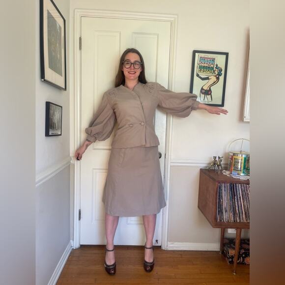 40s Vintage Wool Skirt Suit - Picture 2 of 12